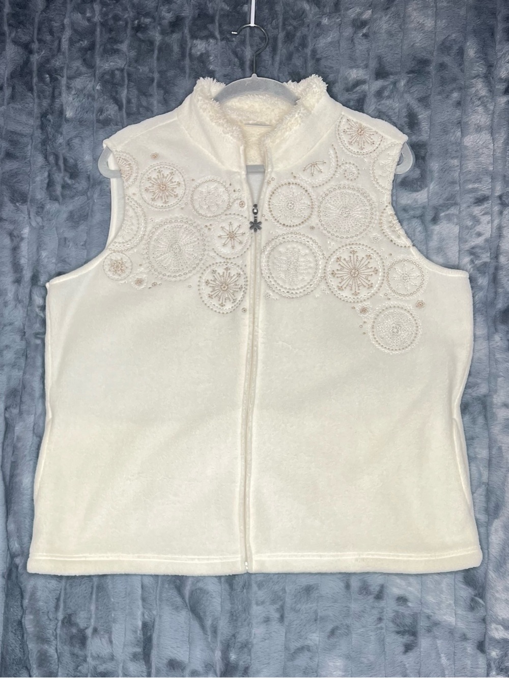Croft & Barrow XL White Embroidered Snowflake Fleece Vest Faux Fur Sherpa Collar